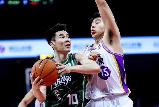 广东宏远豪掷2000万引援焦泊乔 北控腾出450万薪资