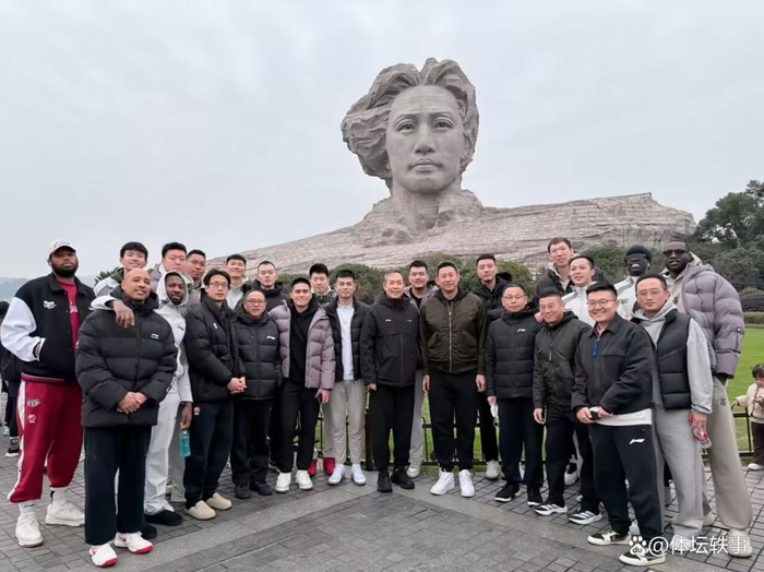 许利民从严治军遇阻 麦基缺席早餐引发球队纪律